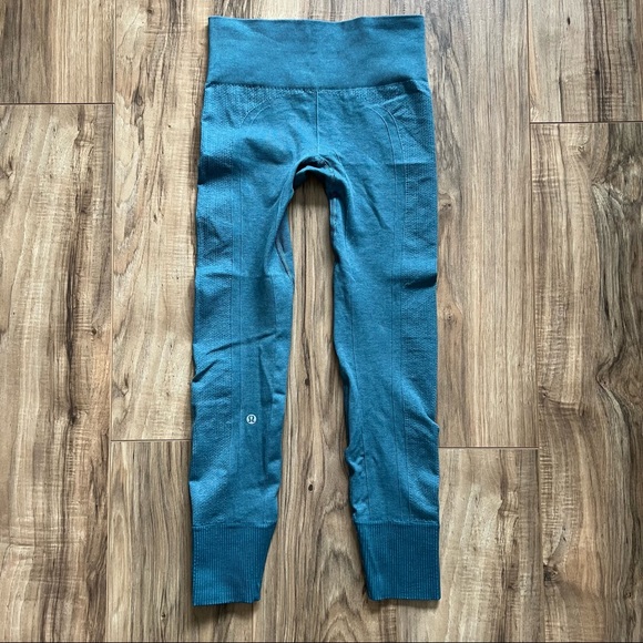 🦊Lululemon Ebb to Street Tight - Picture 4 of 9